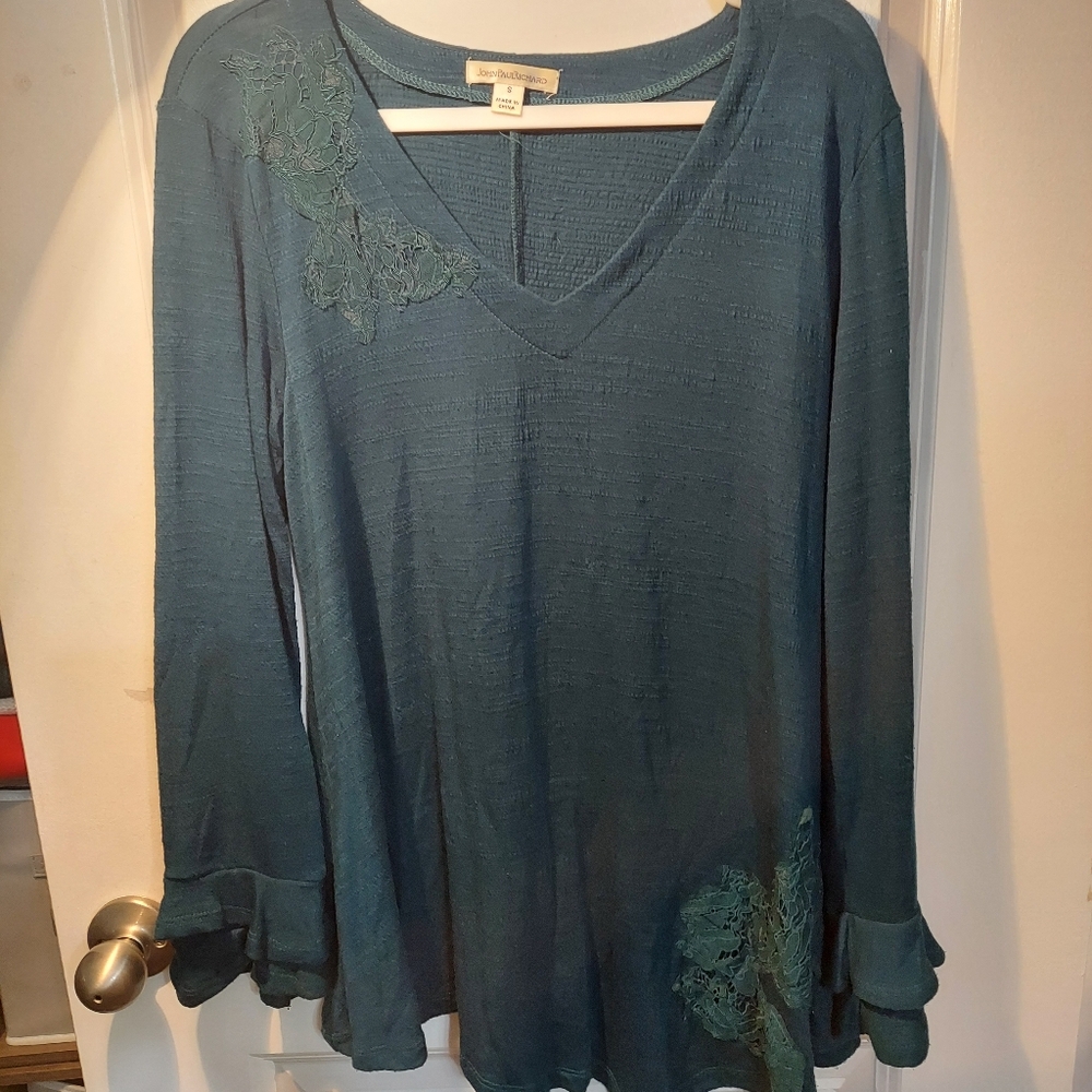 NWOT Applique Detail Asymmetric Tunic - Picture 1 of 6